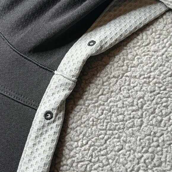 Alo Yoga Jacket Womens Medium Black Coolfit Performance Lightweight Vented Gym - Picture 7 of 16